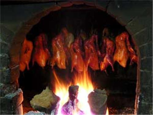 老北京果木碳烤鸭加盟找聚福祥烤鸭 山东北京果木碳烤鸭加盟商