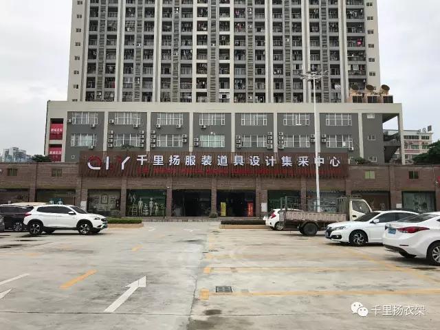 中山服装陈列道具装修厂家哪家好，服装道具装修效果展示图