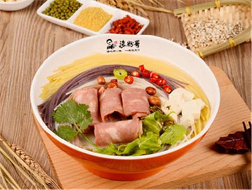 为梦想加冕 渔粉哥五谷鱼粉加盟至简思维做实力鱼粉品牌