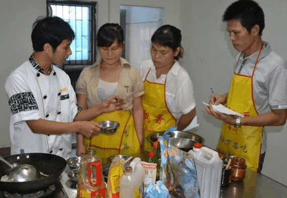 杭州哪里有土家酱香饼培训学校？