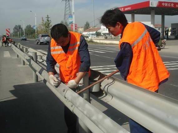 高速公路护栏板柱帽