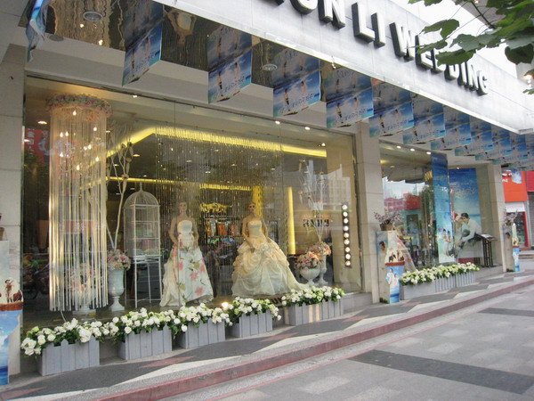 青島化妝品展柜定做 青島化妝品店裝修