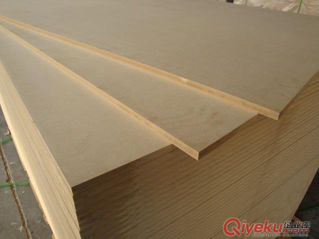 刨花板（Particle board）又叫微粒板、顆粒板、蔗渣板。原始圖片3