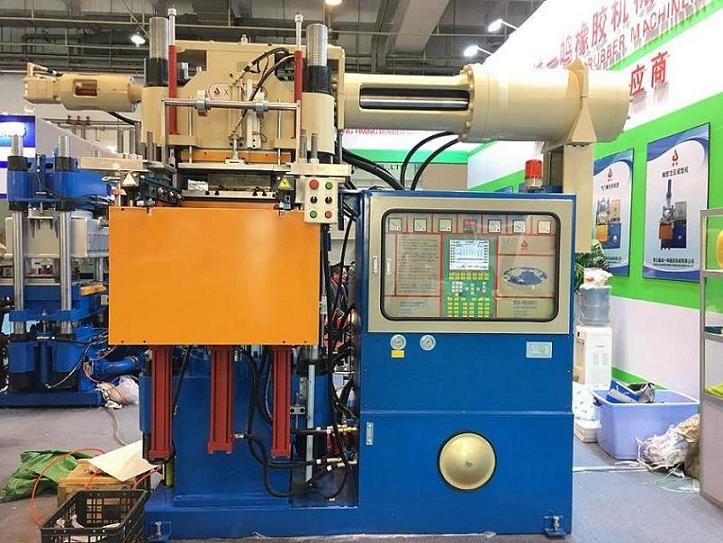 消防管道密封圈射出成型機(jī)_青島鑫城一鳴橡膠注射機(jī)