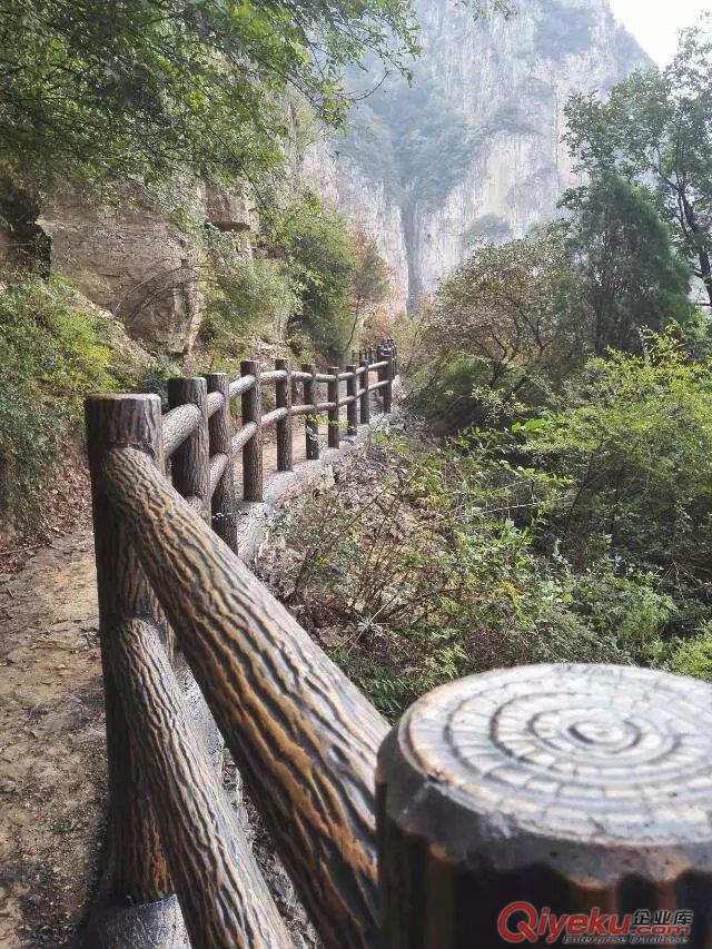 水泥仿木圍欄批發(fā)，仿木圍欄設(shè)備廠家，水泥仿木價格，水泥仿木建筑，水泥圍欄多少錢原始圖片2