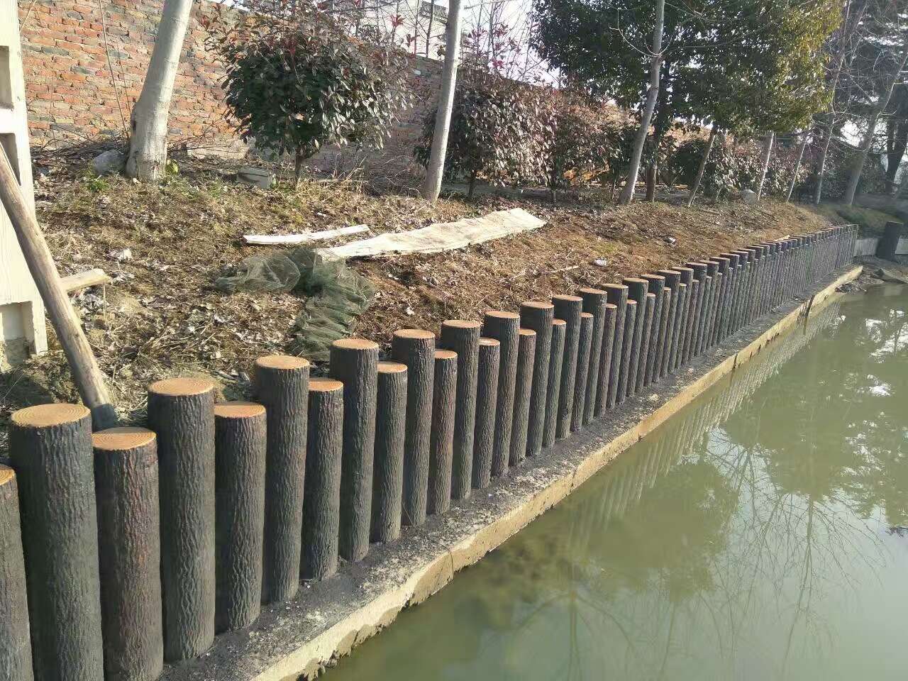 水泥仿木護欄,水泥仿樹皮欄桿,仿樹皮柵欄