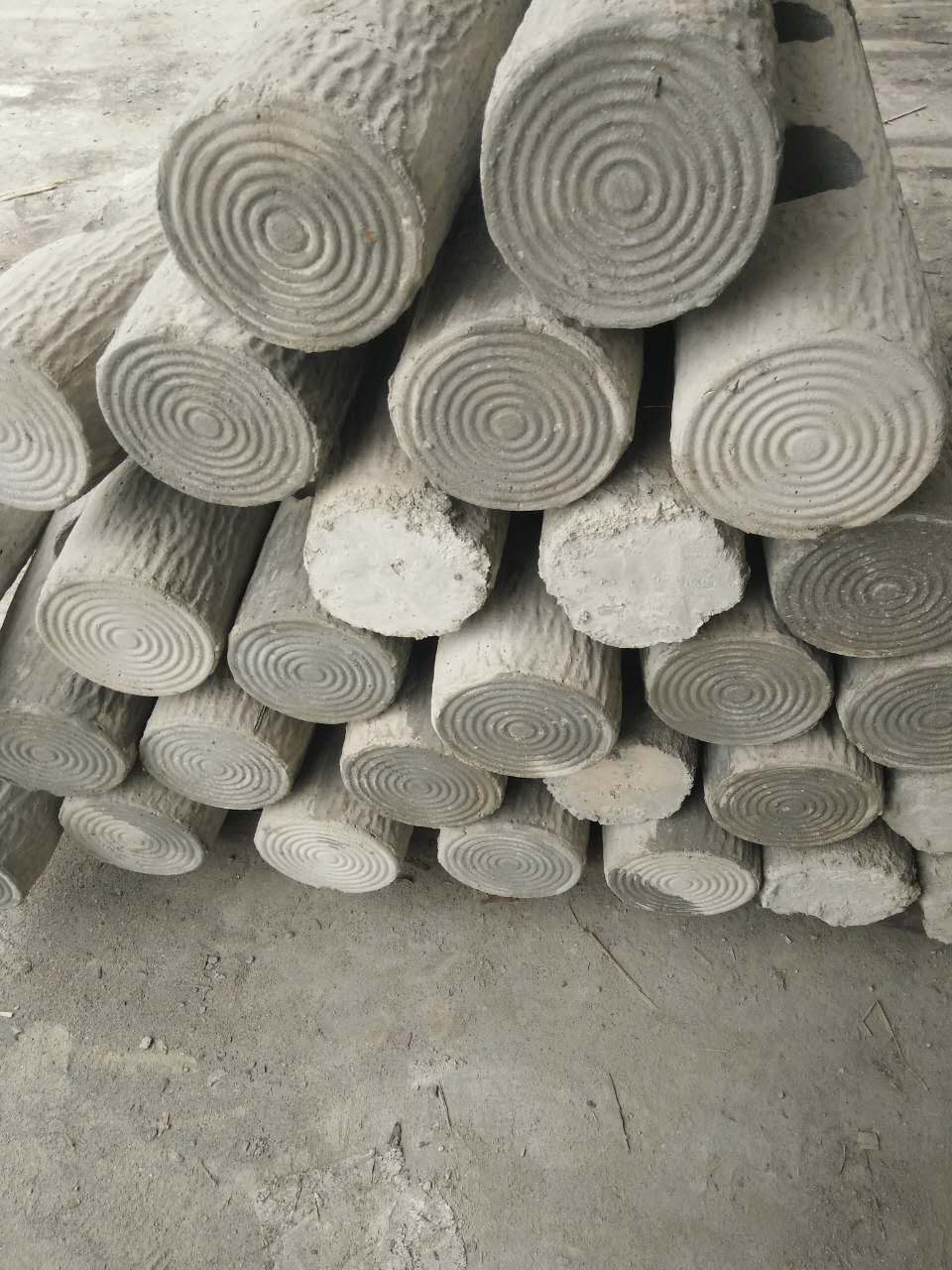 仿木樹(shù)樁,水泥仿木樹(shù)墩原始圖片3