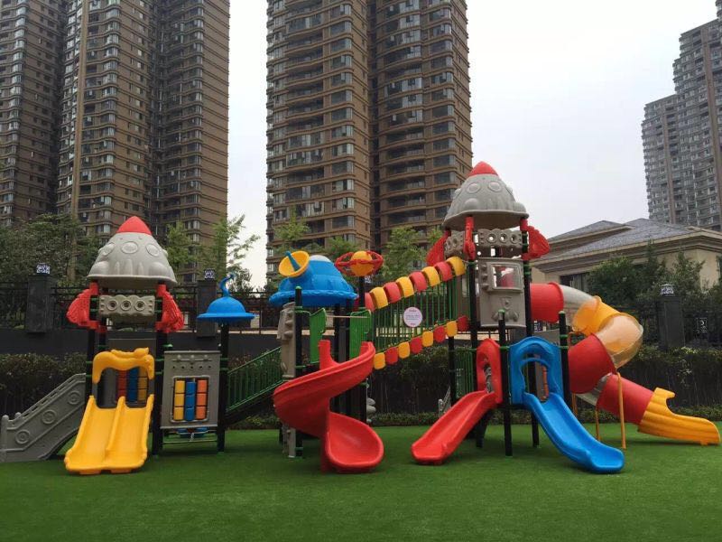 農家樂兒童滑梯廠家，成都兒童區域滑滑梯價格，四川餐飲場所梭梭板