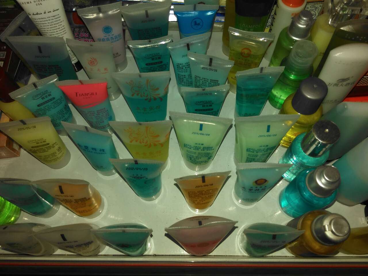 酒店賓館專用洗發(fā)液沐浴液
