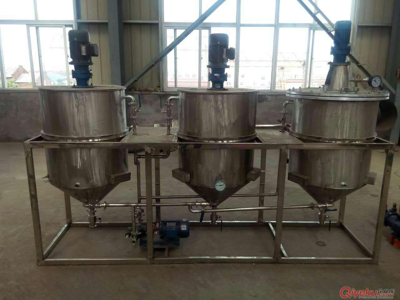 三罐小型食用油精煉設(shè)備原始圖片2