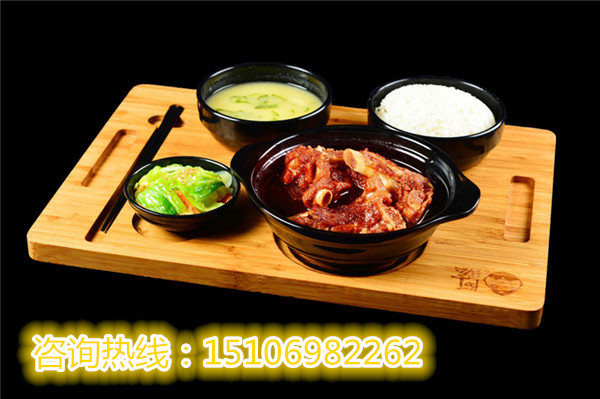 憨小二壇子肉加盟 有多少加盟店了