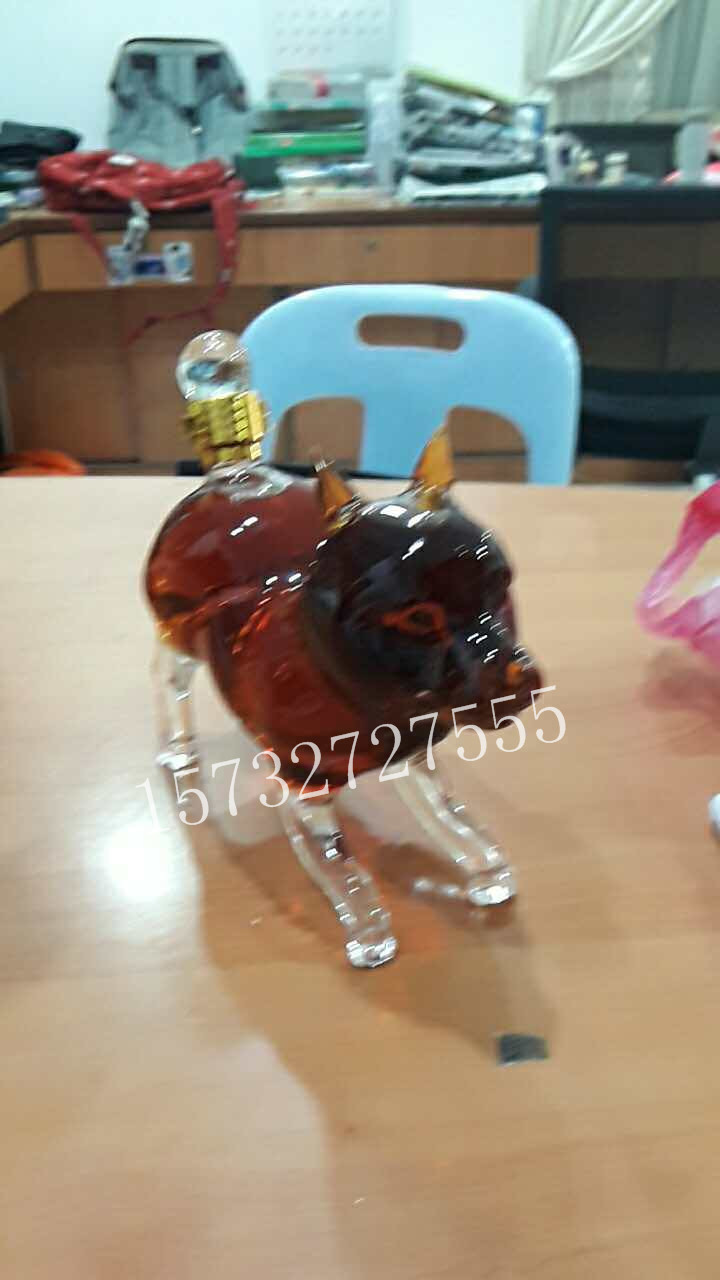 創(chuàng)意小狗造型玻璃酒瓶創(chuàng)意生肖造型工藝酒瓶小鹿犬玻璃酒瓶小狗玻璃酒瓶