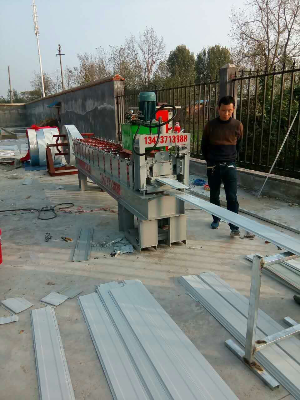 供應河南商丘720樓承板機