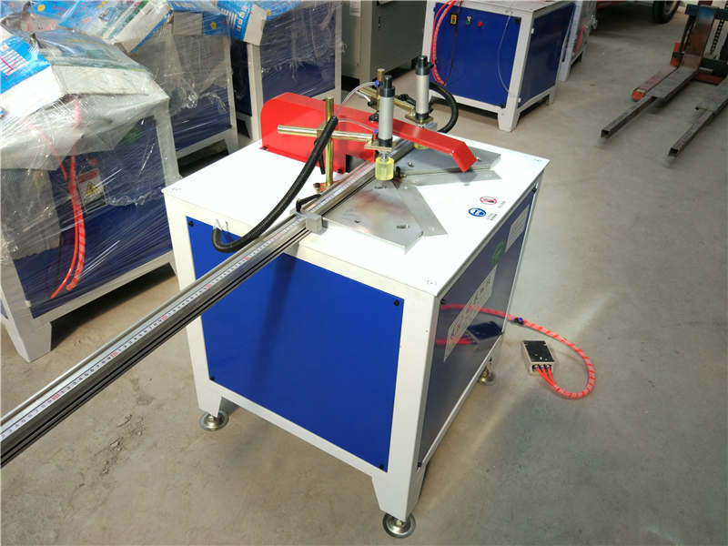 懷泰機(jī)械提供好的45度切割機(jī) 玻璃覆膜機(jī)