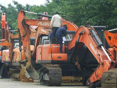 挖機維修甘肅哪里有  _蘭州挖掘機全車大修
