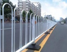 福建道路中心护栏安装 福建道路中心护栏定制 诚坤供