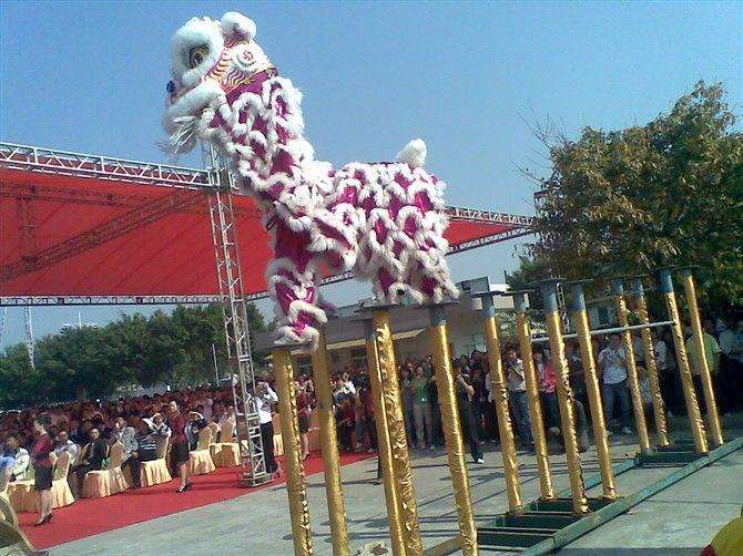 梅花樁舞獅