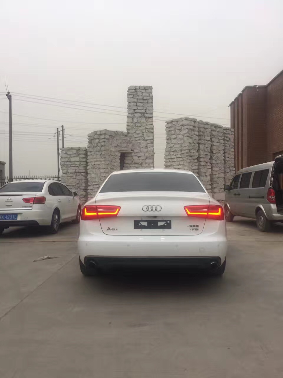 可分期的名車——要買優惠的馬 428i  白色，就上錦鴻名車行