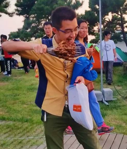 青島黃島巴比克沙灘海邊燒烤食材配送服務(wù)，金沙灘燒烤， 銀沙灘燒烤，青島戶外海邊燒烤，青島戶外沙灘燒烤，黃島戶外沙灘燒烤，黃島戶外海邊燒烤，青島戶外燒烤爐出租，黃島戶外燒烤爐出租，青島黃島西餐燒烤配送，出租西餐燒烤爐，電烤爐，燃?xì)鉄緺t，烤箱，帳篷，太陽(yáng)傘出租，燒烤食材配送服務(wù)原始圖片3