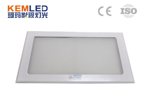 LED录播教室灯光用CM-LED1512的优势是什么？