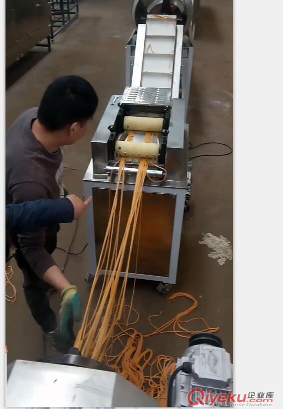 濟南霖奧供應(yīng)辣條膨化機原始圖片2