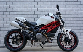 供應(yīng)雅馬哈YZF-R6 ? 摩托車