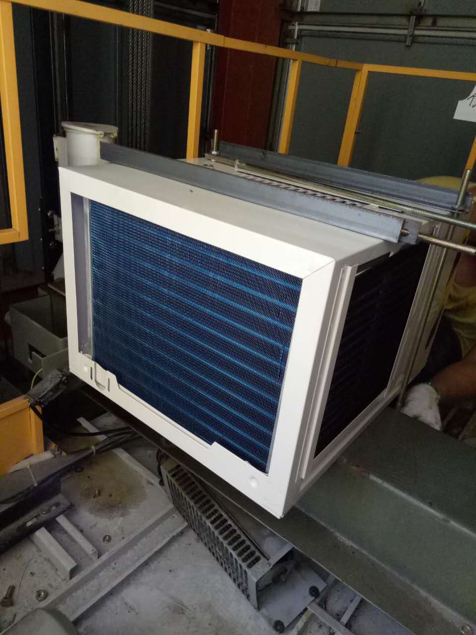 福建電梯空調：供應廈門專業(yè)電梯空調維修