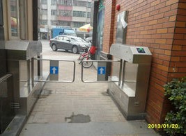價位合理的深圳三輥閘、翼閘、擺閘、全高旋轉門、速通門廠家，在超值的三輥閘