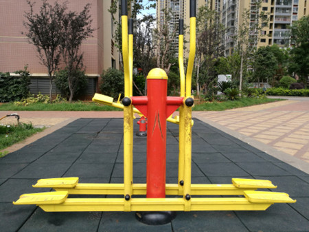 興義戶外健身路徑器材供應(yīng)廠家 城竣科技公司