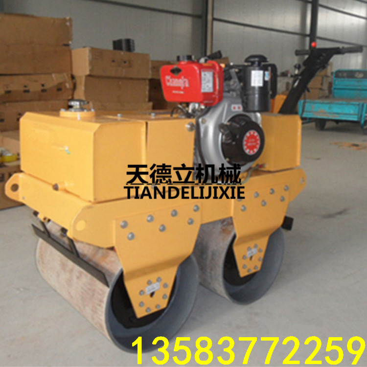 手扶式雙鋼輪壓路機(jī)雙輪柴油震動壓路機(jī)原始圖片2