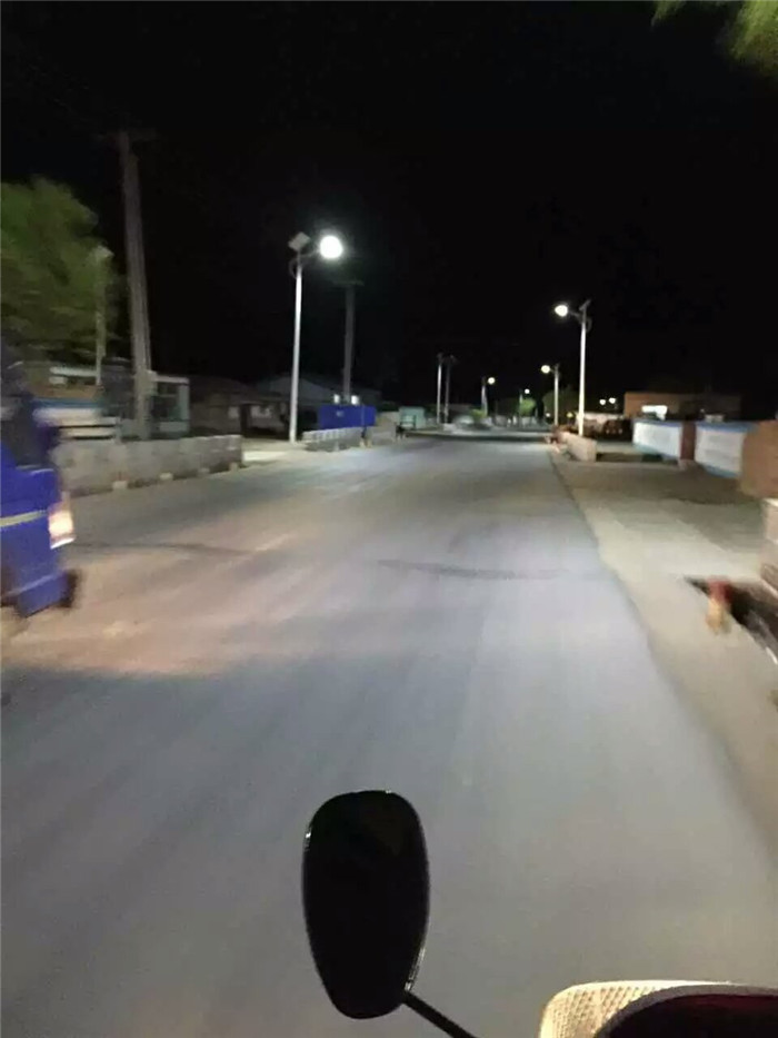 買太陽能路燈就來沈陽宏耀偉業：齊齊哈爾太陽能路燈廠