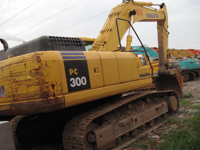 huheht呼和浩特二手300挖機(jī)出售  30噸挖機(jī)報(bào)價(jià)