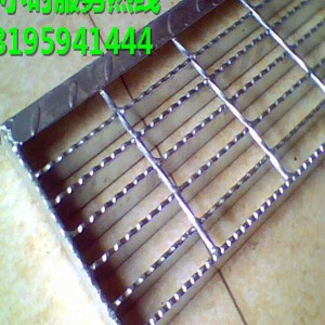 新疆巴楚建筑爬架網片規格尺寸