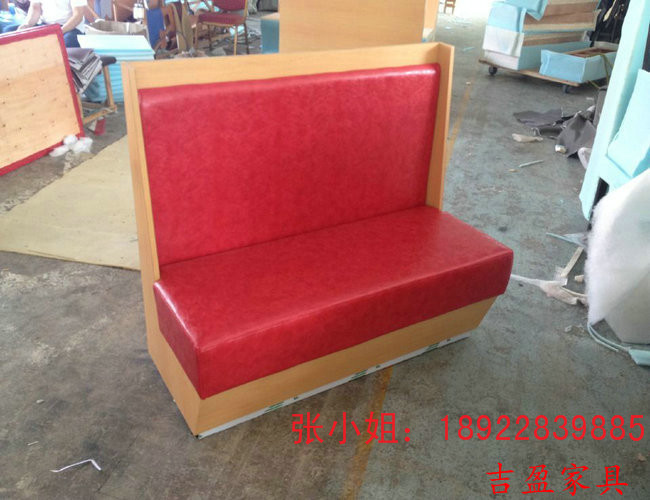 翻身餐廳桌椅定做，橫崗烤肉店桌椅卡座實(shí)拍圖廠家