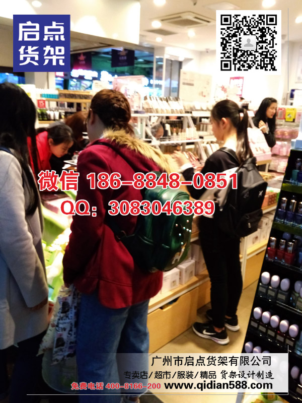 十元店貨架怎么擺放能吸引客流量,名創(chuàng)優(yōu)品貨架原始圖片3