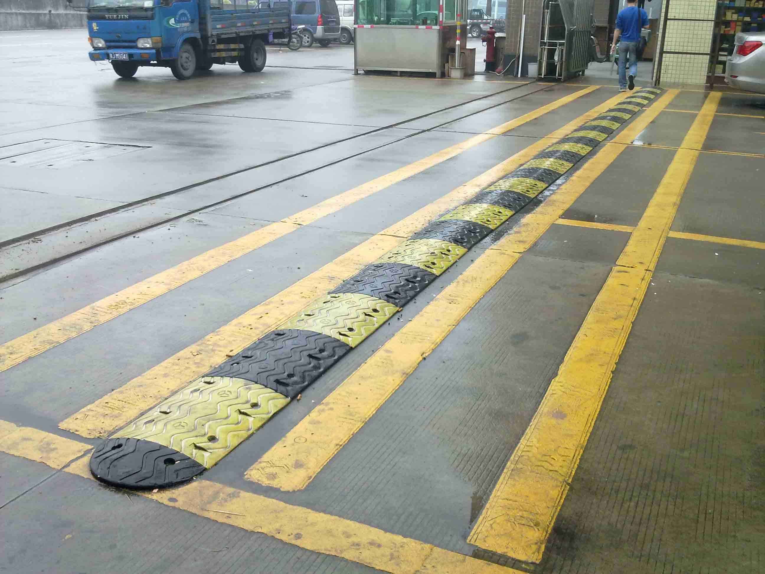 公路减速带批发