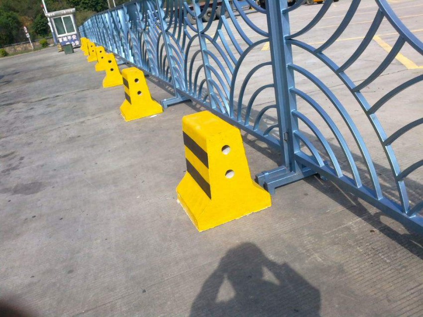 吉林警示墩子