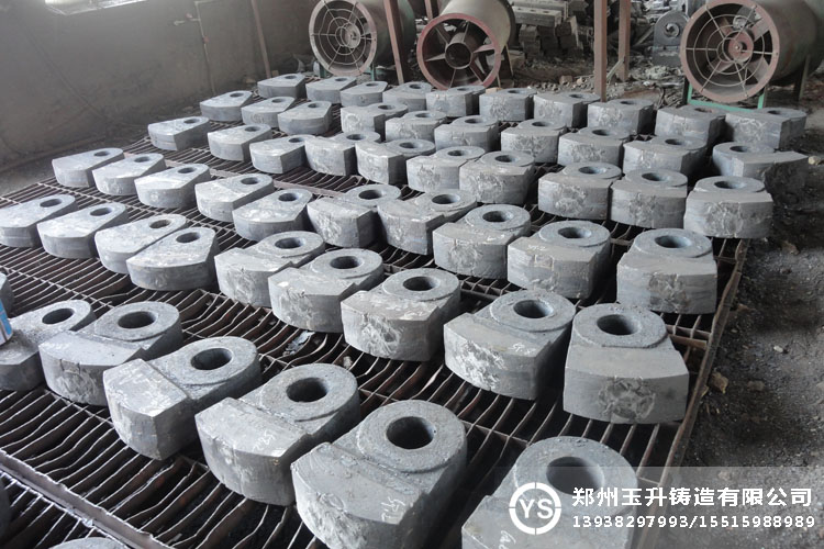 結(jié)構(gòu)和形狀對破碎機錘頭耐磨性的影響