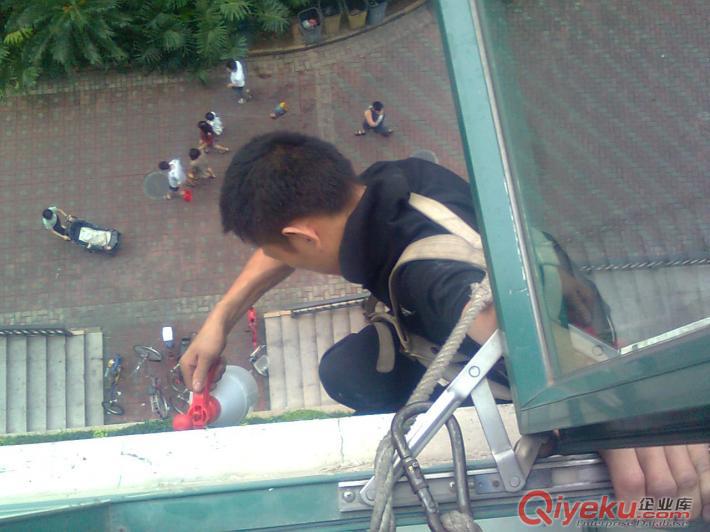 平頂山空調(diào)維修清洗、加氟接管、移機保養(yǎng)、不制冷維修