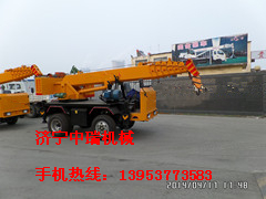 濟寧中瑞吊車自制5噸吊車 中瑞小型自制吊車廠家，中瑞自制5噸吊車價格，中瑞出售自制微型吊車