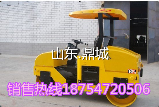 鼎誠廠家生產的3.5噸單鋼輪座駕壓路機嗷嗷叫低價銷售