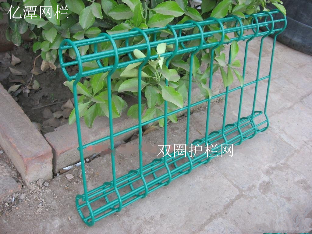 河北億潭網(wǎng)欄直銷雙圈護欄網(wǎng) 卷圈護欄網(wǎng)原始圖片3