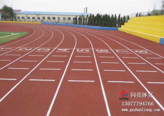 廣西籃球場(chǎng)工程——廣西閃亮體育用品教你買良好的球場(chǎng)施工