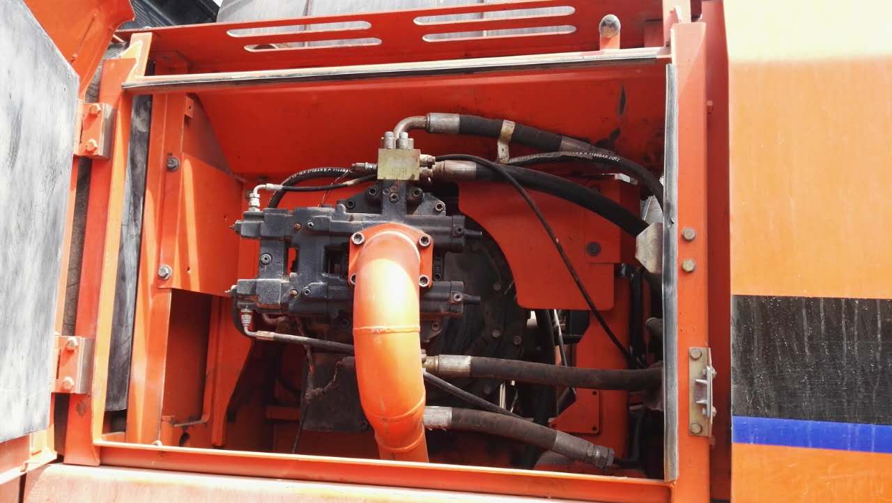 二手斗山500挖掘機