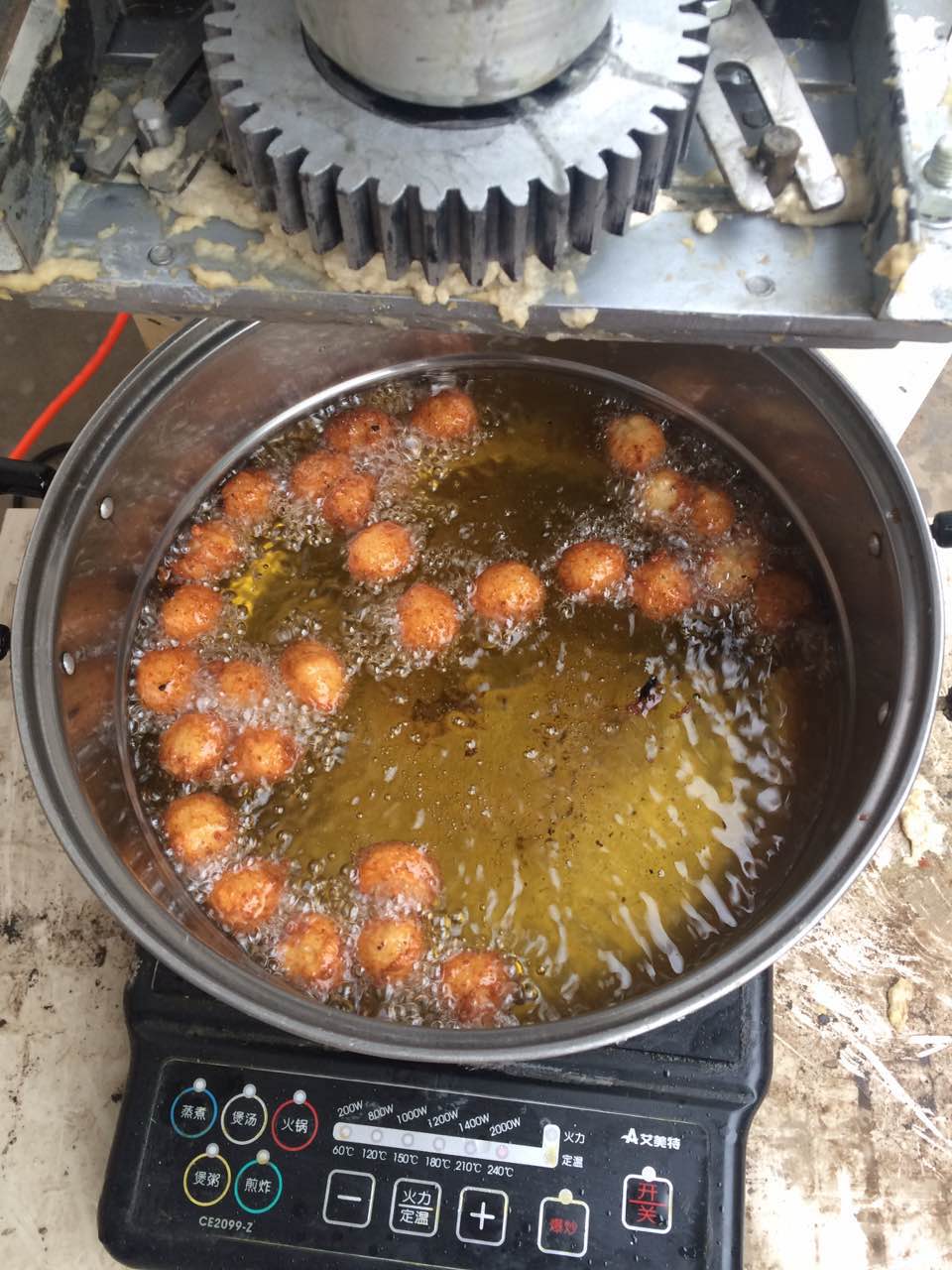 有品質(zhì)的全自動(dòng)肉丸機(jī)哪里有賣(mài) 臥式丸子機(jī)