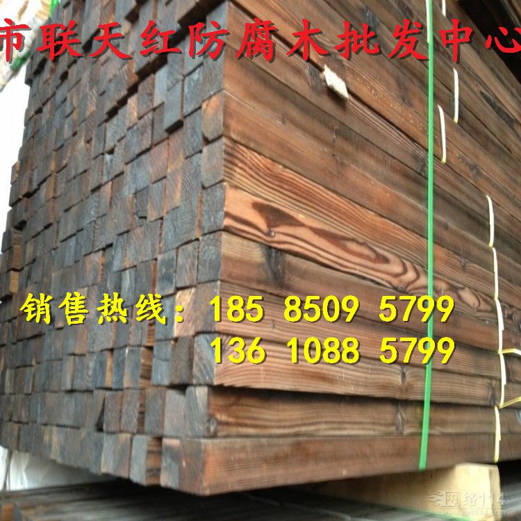 銅仁防腐木圍欄加地板加工