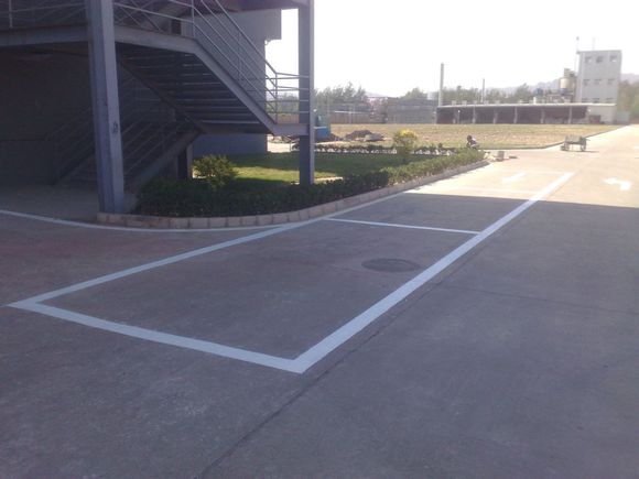 供應順路牌停車場車位劃線價格（車位劃線施工）