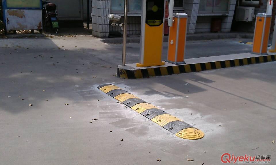 供應順路牌道路專用鑄鋼減速帶規格原始圖片3