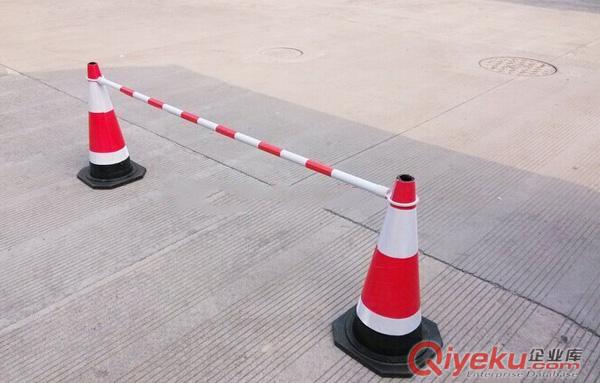 供應(yīng)順路牌橡膠路障廠家批發(fā)價(jià)格