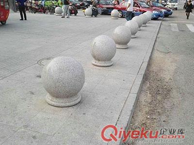 供應(yīng)車道專用公路防撞墩價格原始圖片2